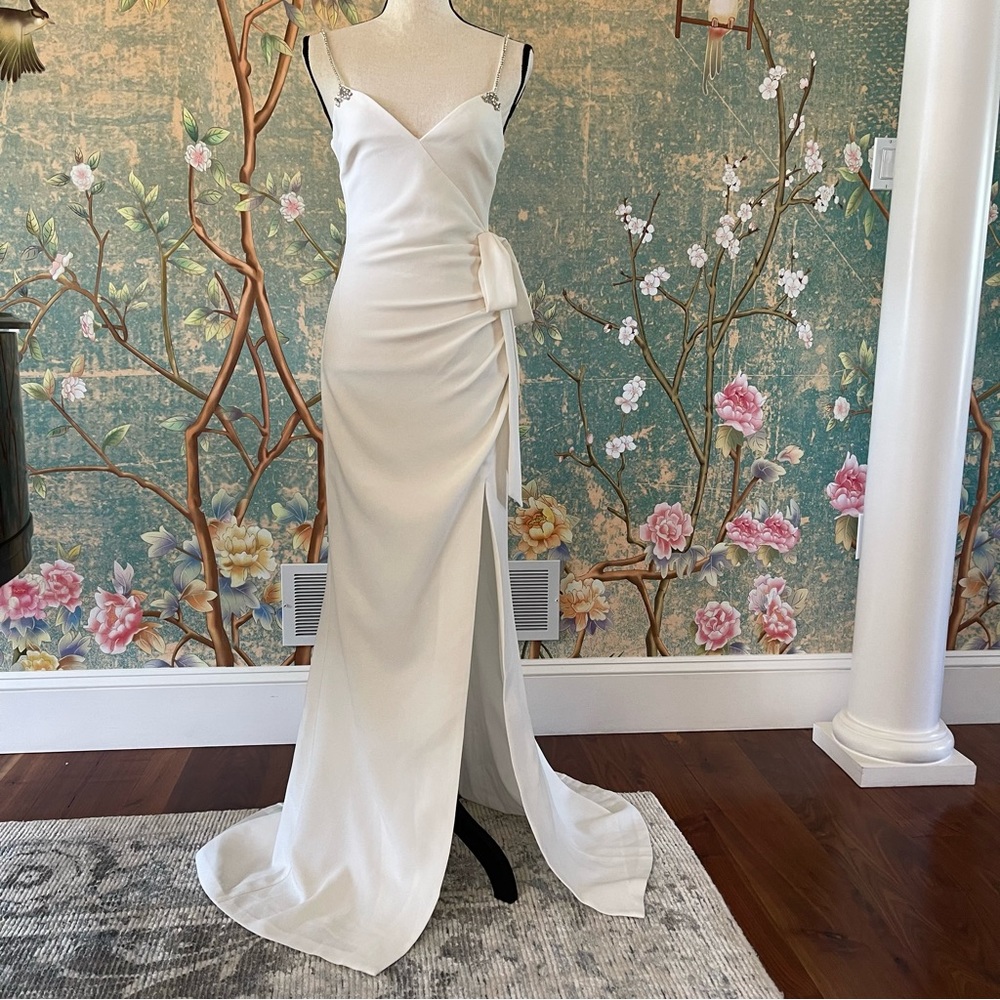 cinq à sept Emmie Gown Size 4